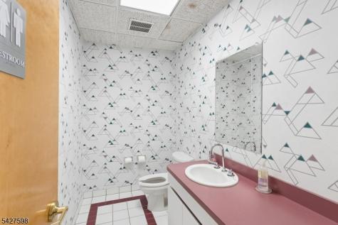 1299 Us Highway 22 Mountainside NJ 07092