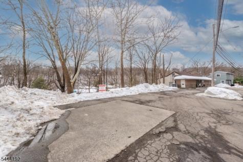 217 Hamburg Turnpike Bloomingdale NJ 07403