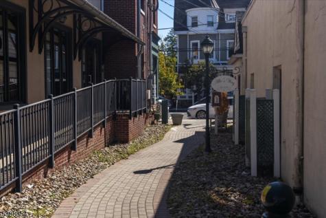 18 Main Street Clinton NJ 08809