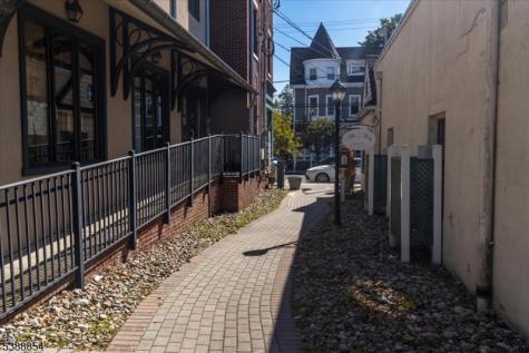18 Main Street Clinton NJ 08809