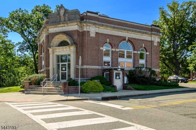 213 Chestnut Street Nutley NJ 07110