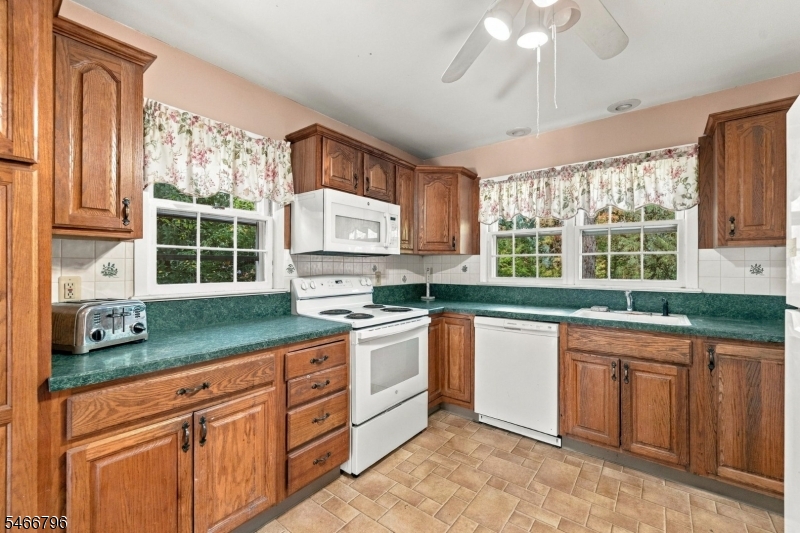 21 Chamberlain Road Jefferson NJ 07438