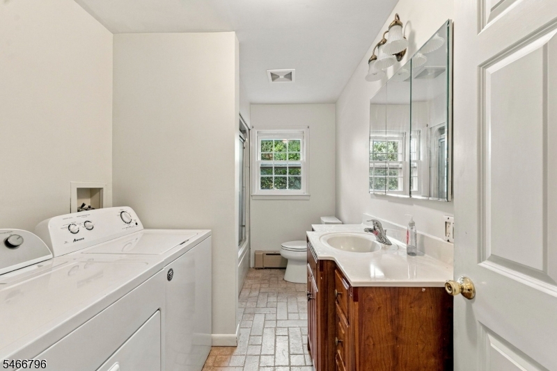 21 Chamberlain Road Jefferson NJ 07438