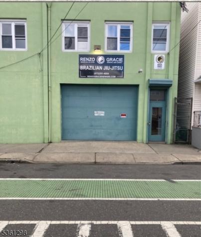 170 Mcwhorter Street Newark NJ 07105