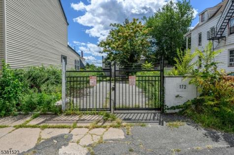 172 Lyon Street Paterson NJ 07524