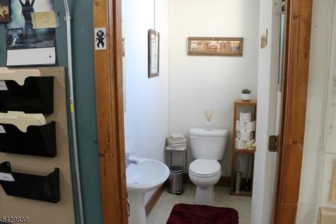 120 RT23 Hamburg NJ 07419
