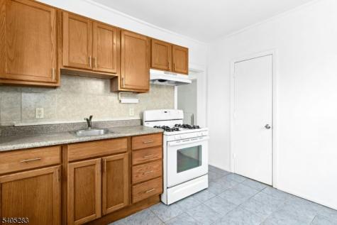 162 W 2nd Avenue Roselle NJ 07203