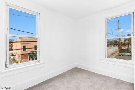 162 W 2nd Avenue Roselle NJ 07203