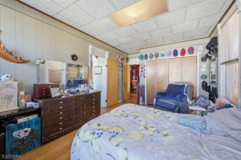 318 Front Street Belvidere NJ 07823