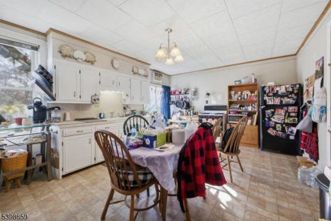 318 Front Street Belvidere NJ 07823
