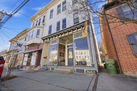318 Front Street Belvidere NJ 07823
