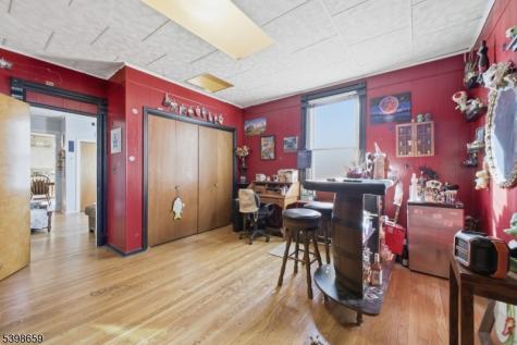 318 Front Street Belvidere NJ 07823
