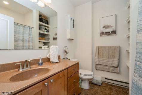 2 Lindbergh Road East Amwell NJ 08551