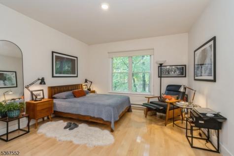 2 Lindbergh Road East Amwell NJ 08551