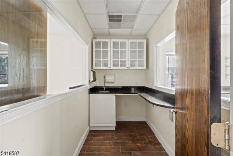 530 Ea Main Street Unit 5b Chester NJ 07930