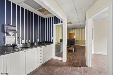 530 Ea Main Street Unit 5b Chester NJ 07930