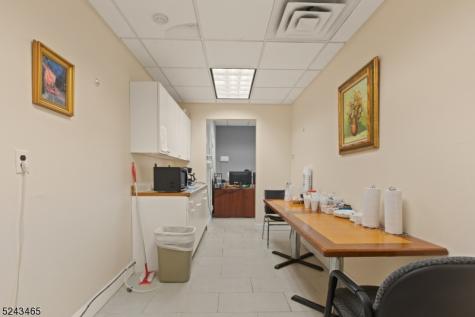 111 Galway Place Teaneck NJ 07666