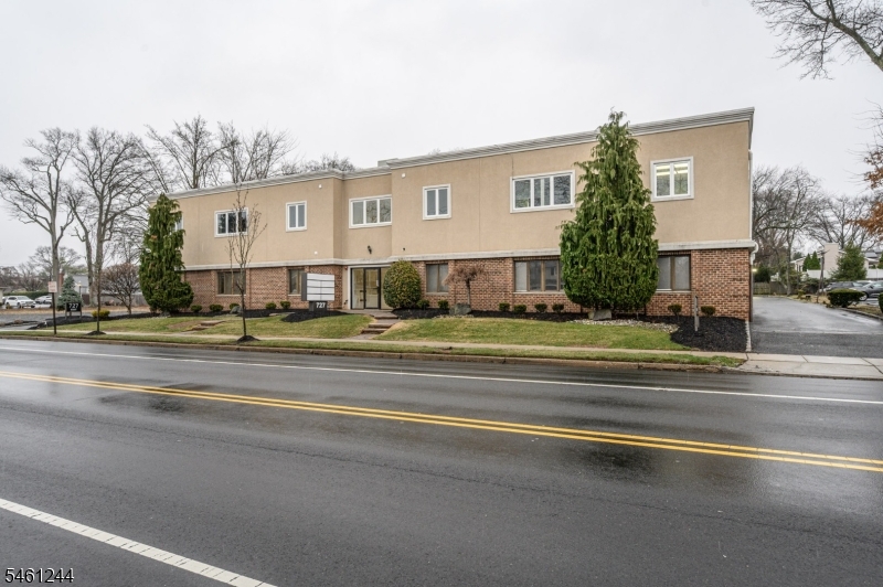 727 Raritan Road Clark NJ 07066