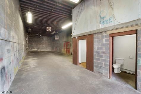 72 Illinois Avenue Paterson NJ 07503