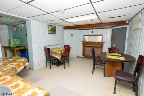 146 S Munn Avenue East Orange NJ 07018
