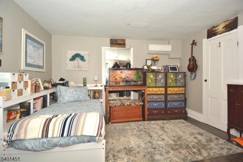 20 Leigh Street Clinton NJ 08809