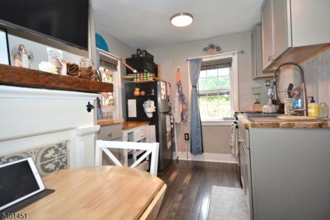 20 Leigh Street Clinton NJ 08809