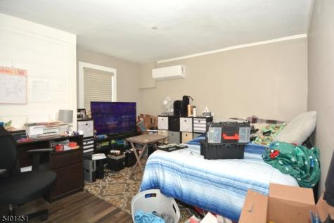 20 Leigh Street Clinton NJ 08809