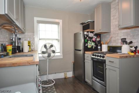 20 Leigh Street Clinton NJ 08809
