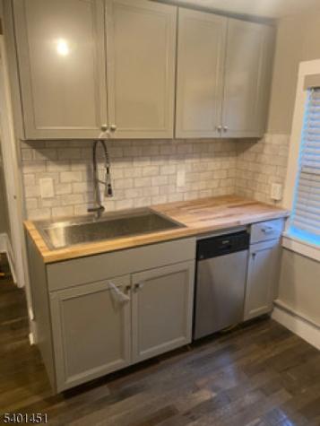 20 Leigh Street Clinton NJ 08809