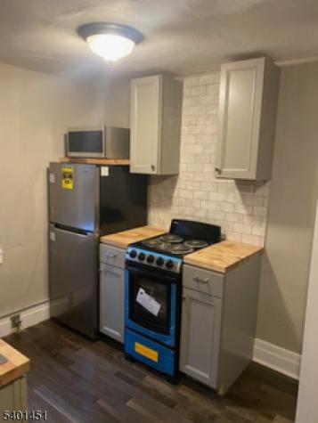 20 Leigh Street Clinton NJ 08809