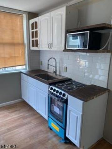 20 Leigh Street Clinton NJ 08809
