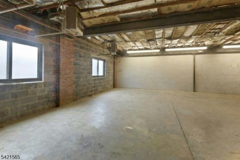 209 Central Avenue East Newark NJ 07029
