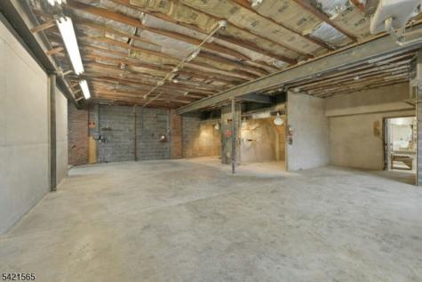 209 Central Avenue East Newark NJ 07029