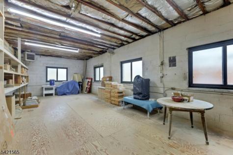 209 Central Avenue East Newark NJ 07029