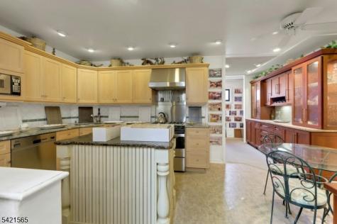209 Central Avenue East Newark NJ 07029