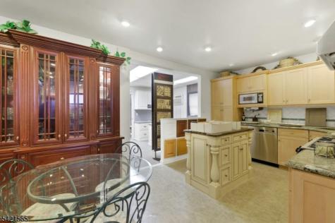 209 Central Avenue East Newark NJ 07029
