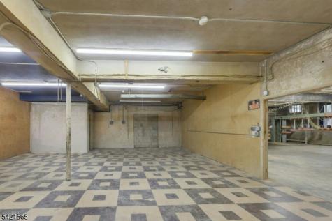 209 Central Avenue East Newark NJ 07029