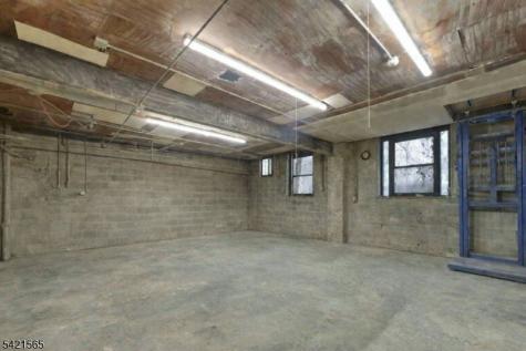 209 Central Avenue East Newark NJ 07029