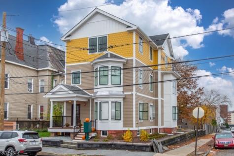 84 Auburn Street Paterson NJ 07501