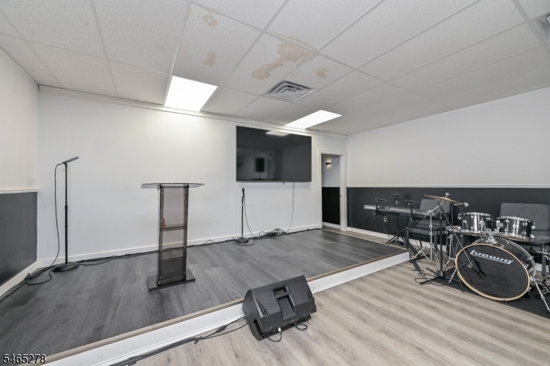 294 Orange Street Newark NJ 07103