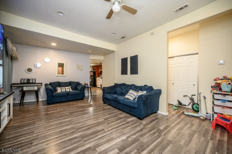 294 Orange Street Newark NJ 07103