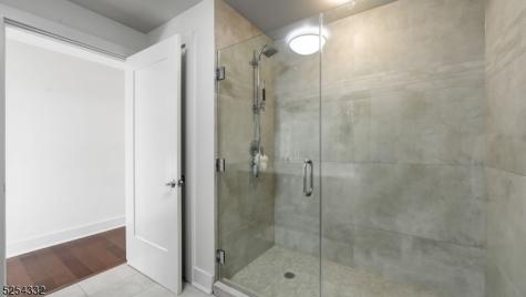 150 Henley Place Weehawken NJ 07086