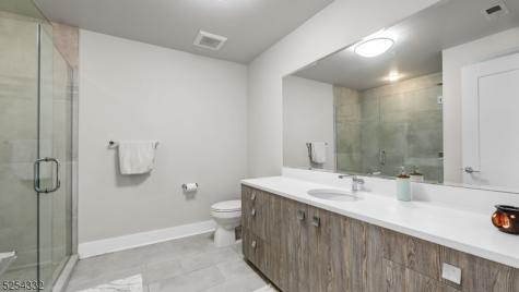 150 Henley Place Weehawken NJ 07086