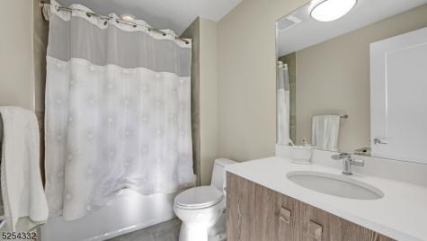150 Henley Place Weehawken NJ 07086