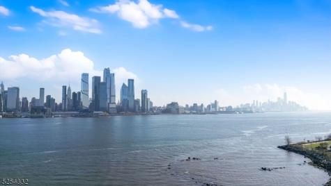 150 Henley Place Weehawken NJ 07086