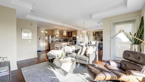 150 Henley Place Weehawken NJ 07086