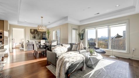 150 Henley Place Weehawken NJ 07086