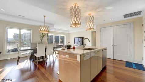 150 Henley Place Weehawken NJ 07086
