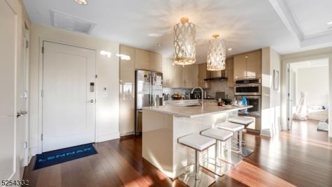150 Henley Place Weehawken NJ 07086