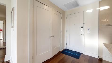 150 Henley Place Weehawken NJ 07086
